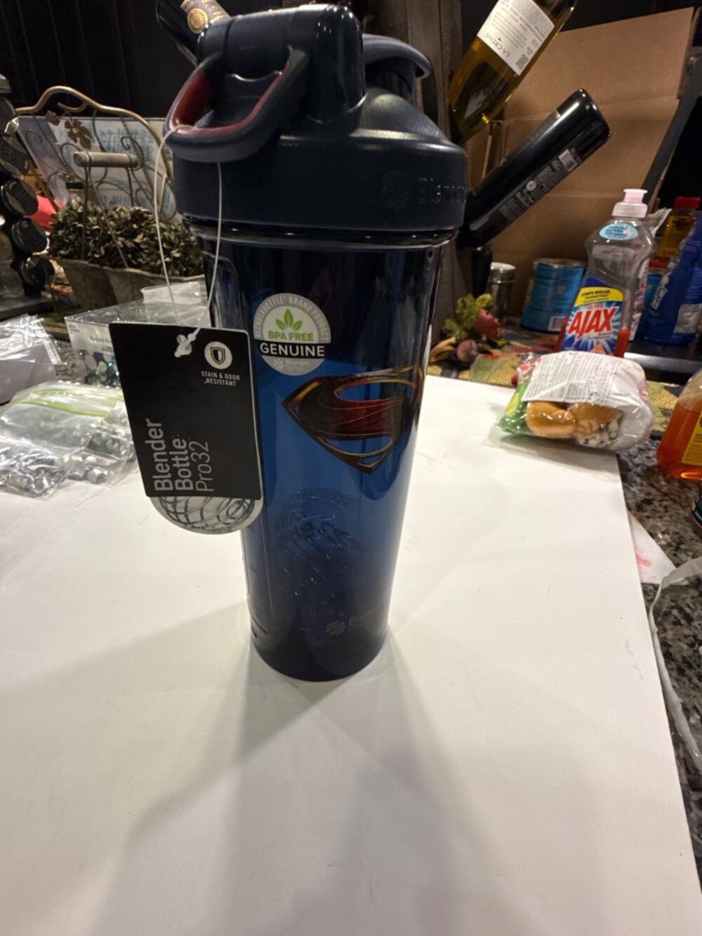 BlenderBottle Pro32 Superman Shaker Bottle 32oz BPA-Free With SpoutGuard & Round